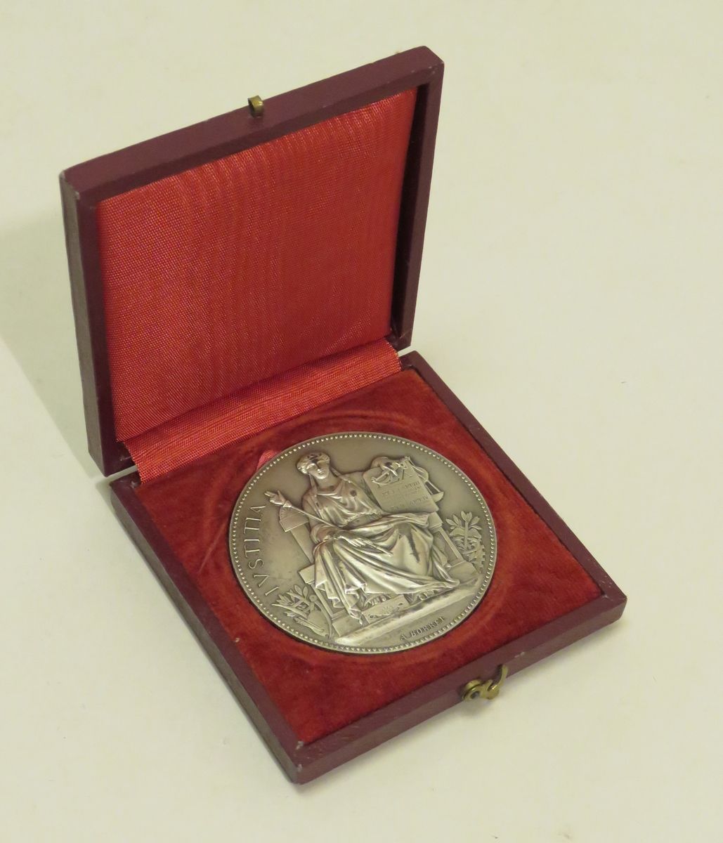 Médaille de table en argent (1er Titre) "Chambre Nationale Des Huissiers de Just&hellip;