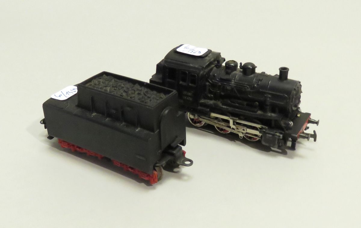 Null MARKLIN. Dampflokomotive mit Tender, HO. Im Originalzustand.