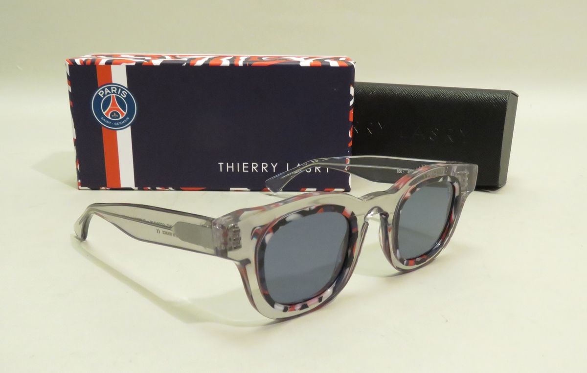 Thierry LASRY pour Le Paris Saint-Germain, France. Paire de lunettes de soleil. &hellip;