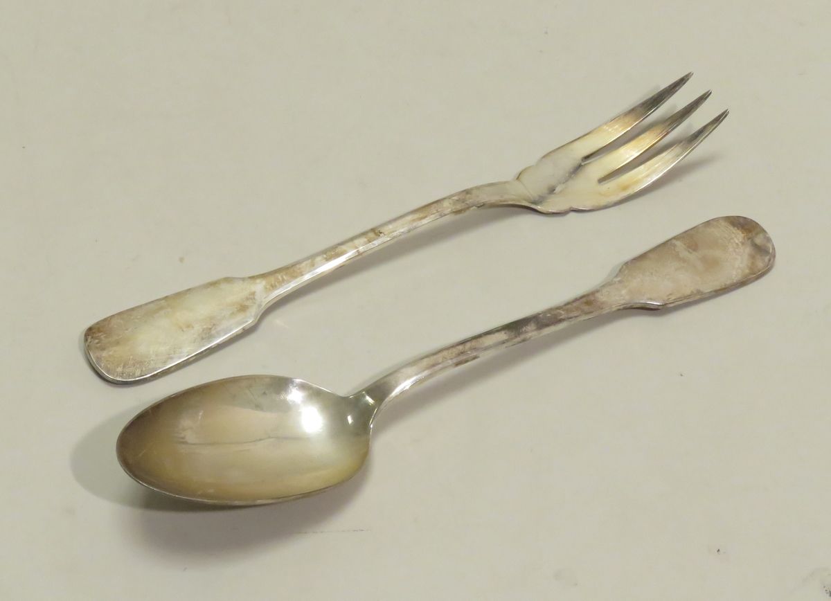 Null Goldsmith : BOULENGER.镀银餐具(2件)，单平纹。长度：25.5厘米。