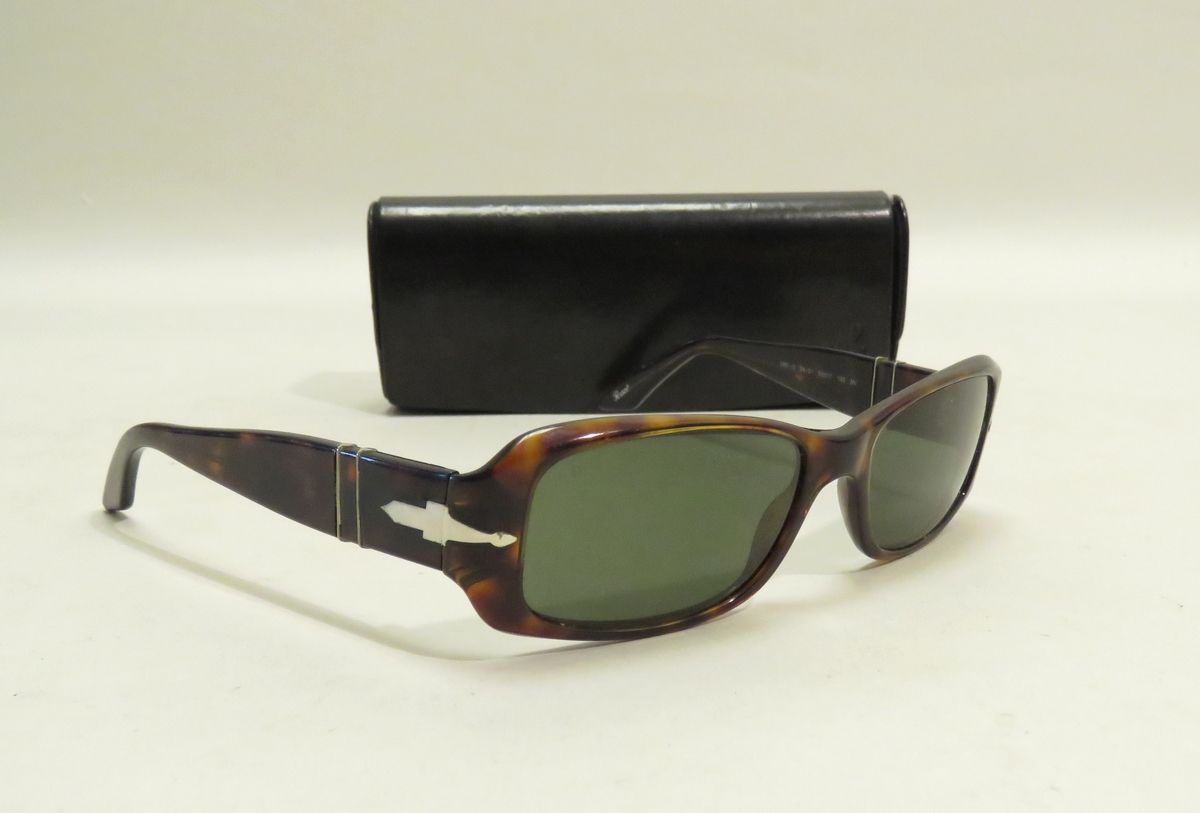 Null PERSOL. Pair of sunglasses. In original case. Fairly good condition despite&hellip;