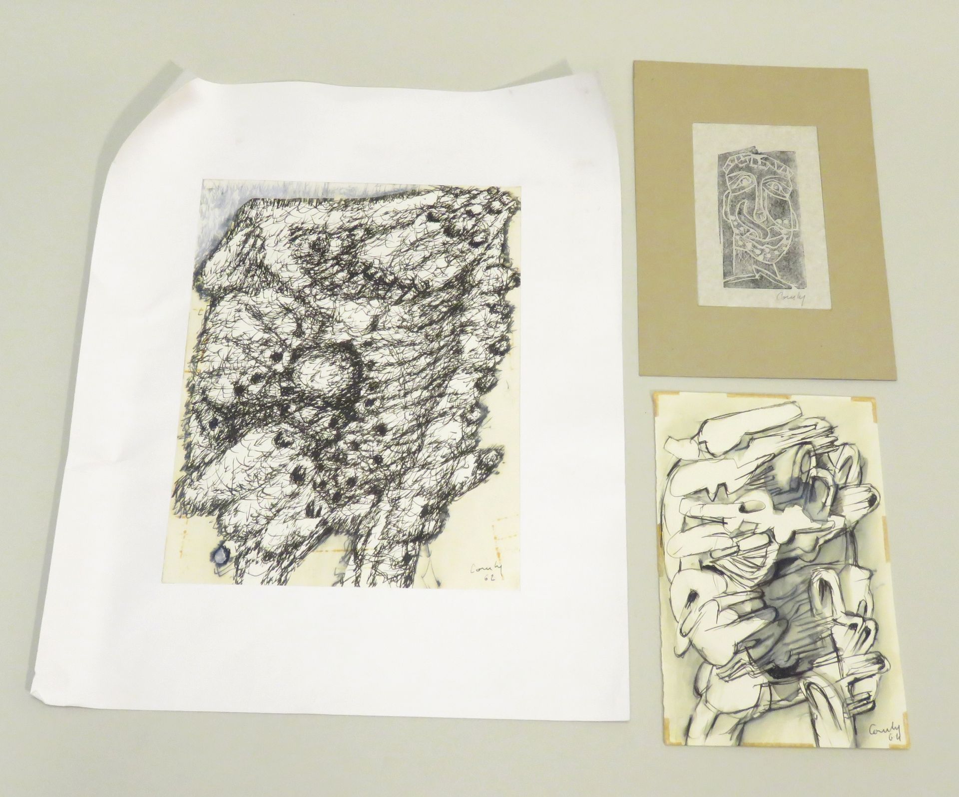 Null 杰恩-库蒂（生于1947年）。一共三件作品，包括:-抽象构成，1962年。纸上印度墨水，右下方有签名和日期，背面有会签和奉献。水墨画，右下方有签名和日&hellip;