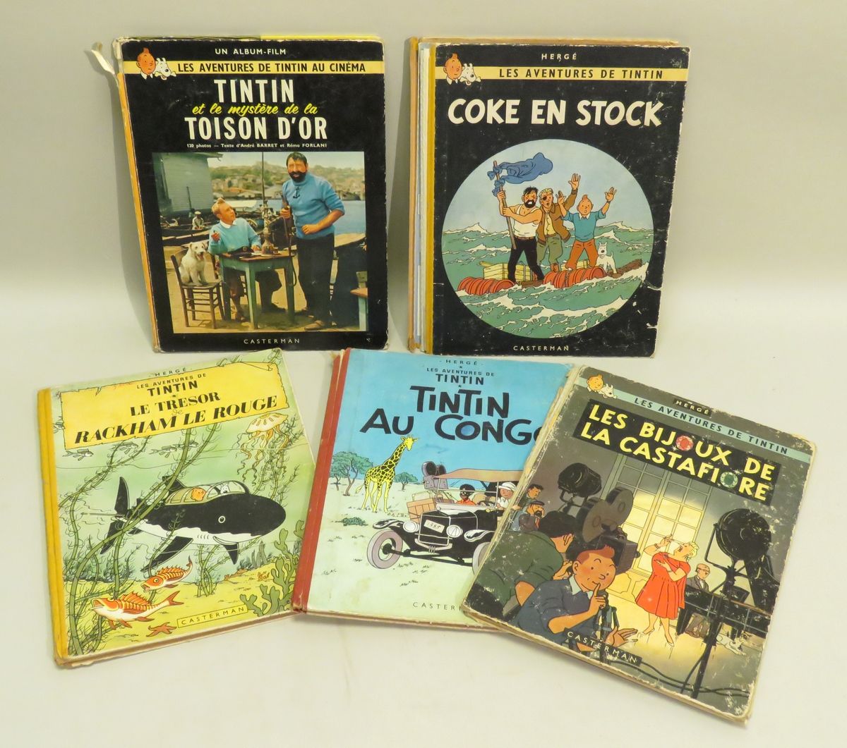 Null Lote de cinco cómics de "Tintín", incluyendo: - "Les Bijoux De La Castafior&hellip;