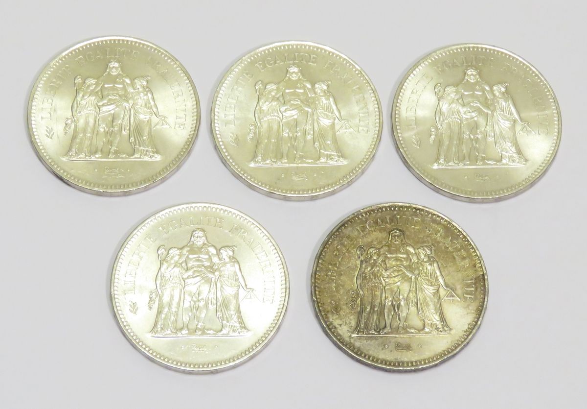 Null Lot de cinq pièces de 50 Francs "Hercule" en argent, datée de 1976 (X2) ; 1&hellip;
