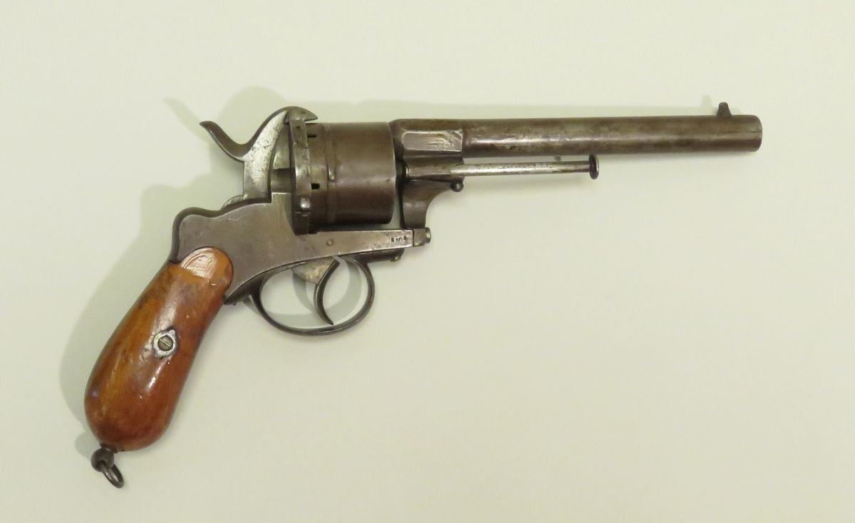 Null Long revolver à broche système Lefaucheux, six coups, calibre 12 mm.
Canon &hellip;