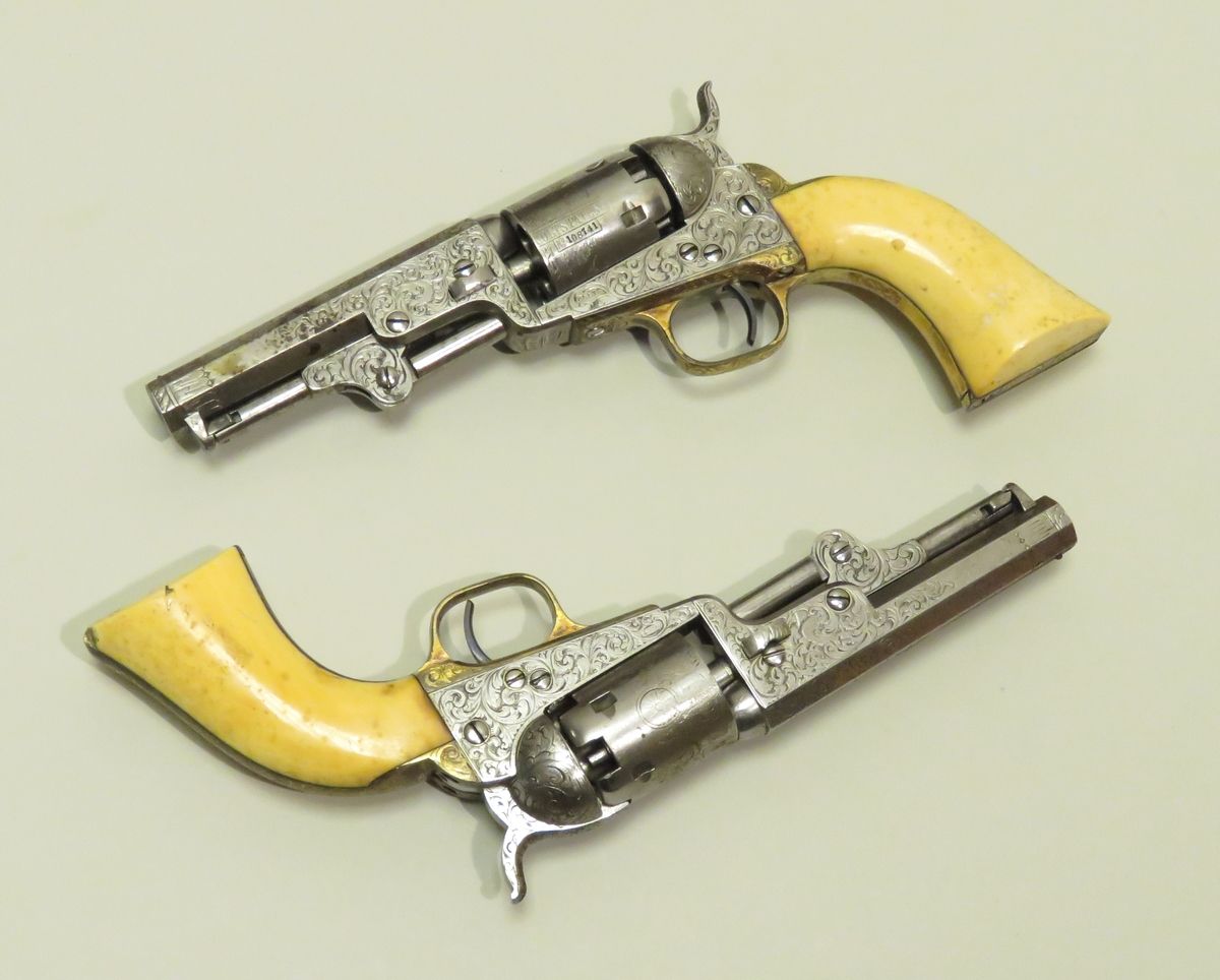 Null Deux revolvers Colt appairés modèle 1849 Pocket Version, gravés, cinq coups&hellip;