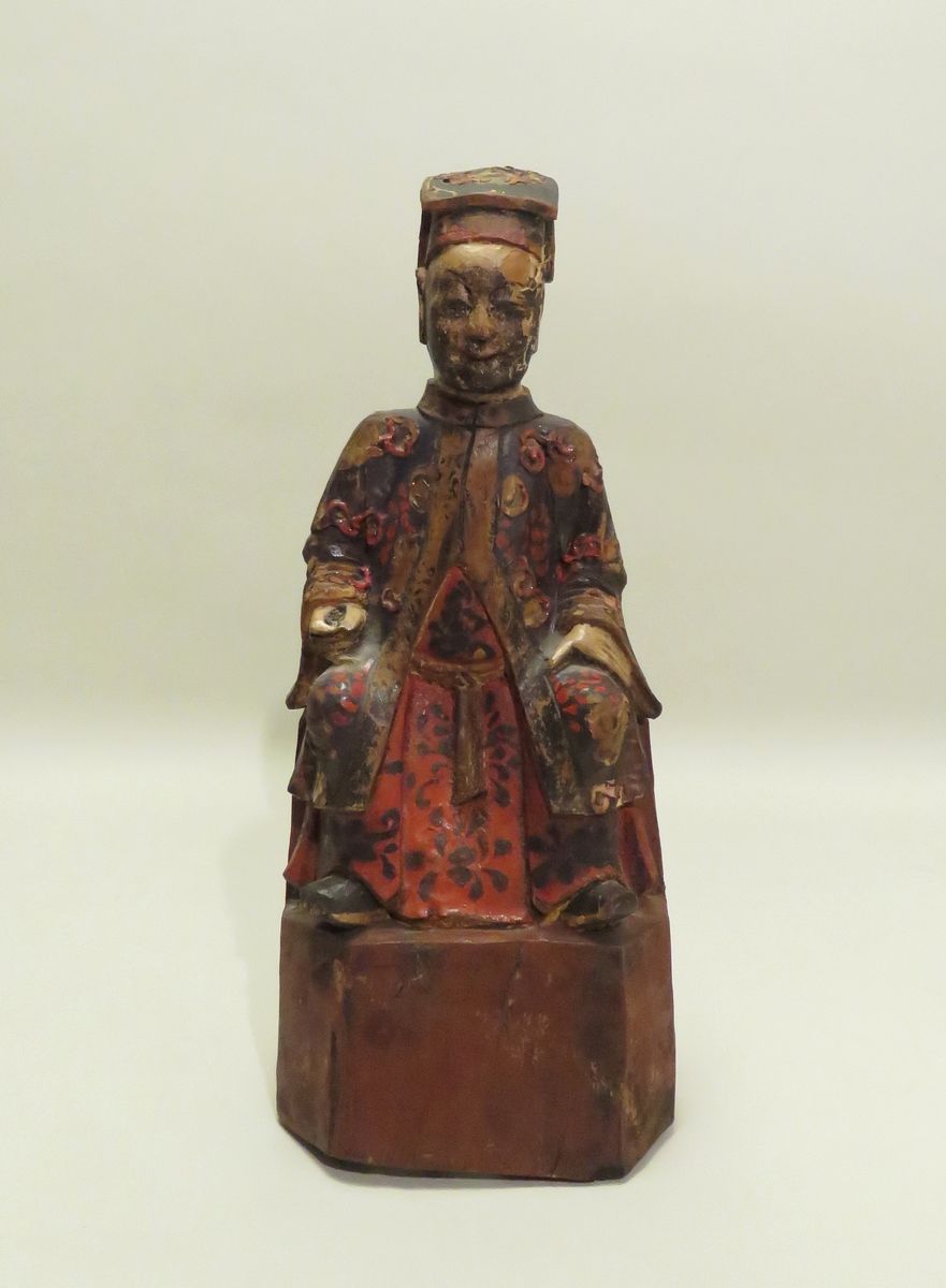 Null 多色漆木质主题，代表一位陶氏贵宾。
中国，19世纪。
(磨损的多色性)
H.30厘米