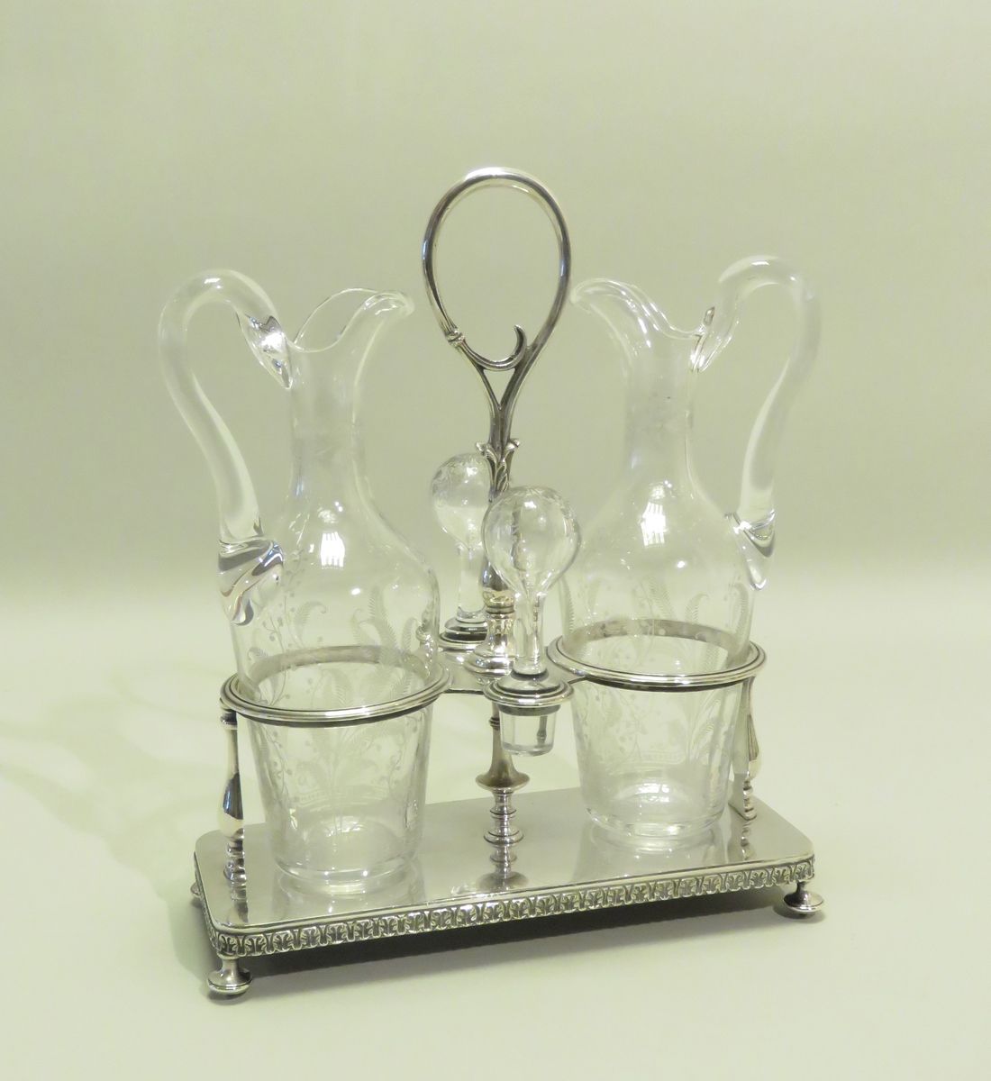 Null Glass oil and vinegar cruet with engraved decoration, silver plated metal s&hellip;