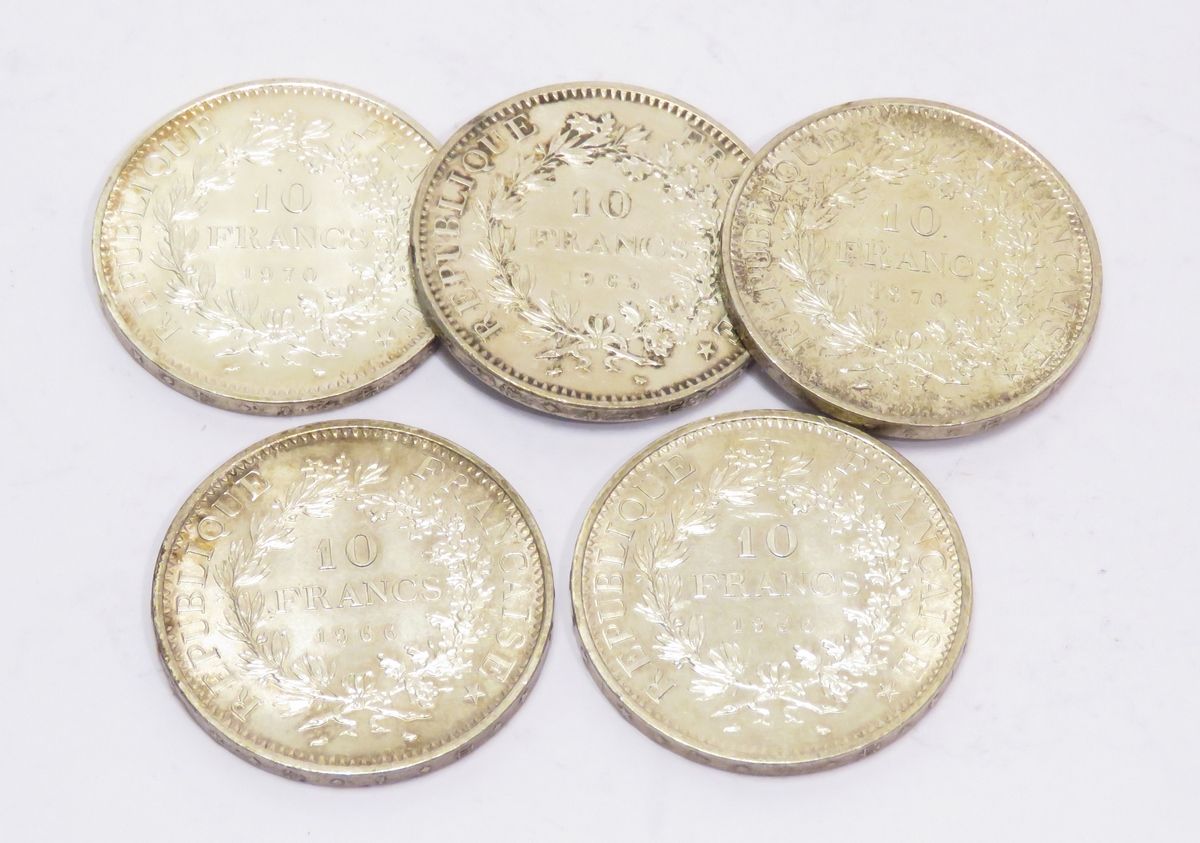 Null Lot von fünf 10-Franc-Silbermünzen "Hercules", datiert 1965 (X1), 1966 (X2)&hellip;