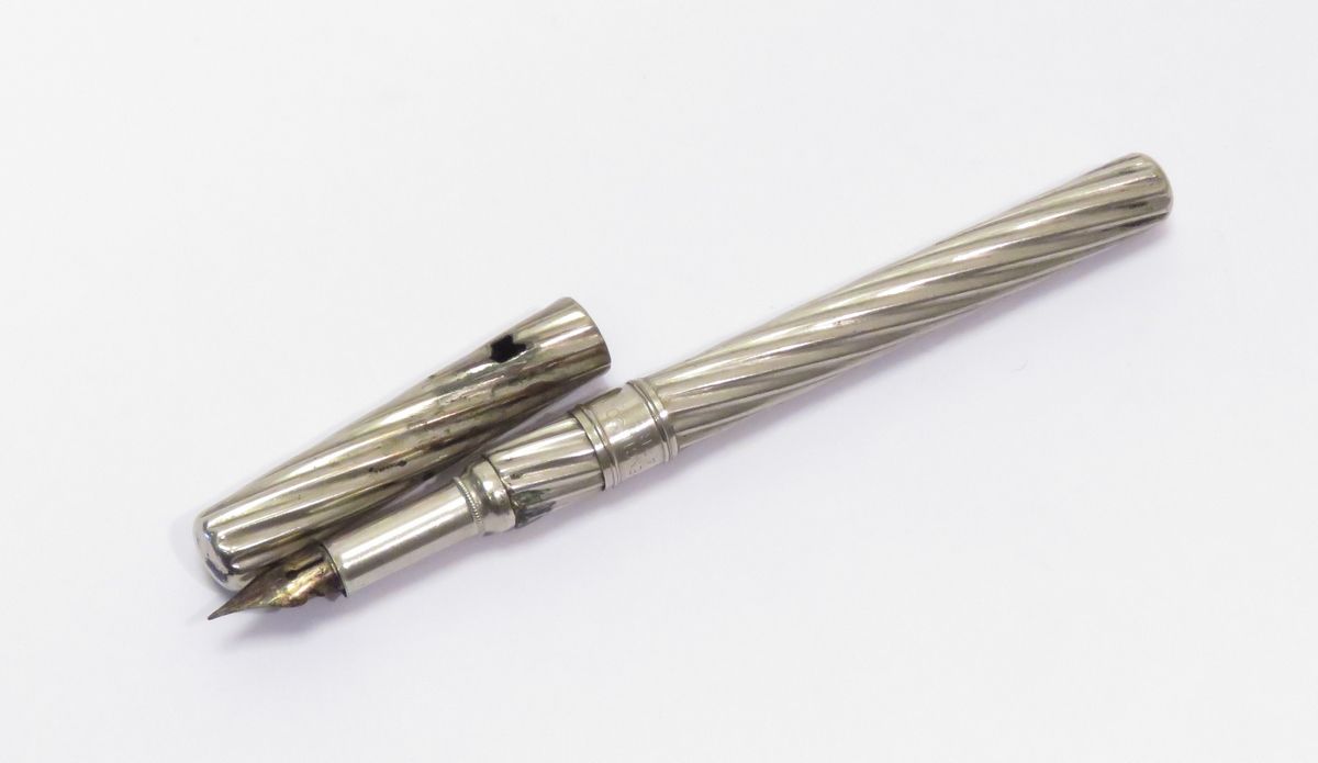 Null Eagle Pencil Co. Of New York. Silver-plated penholder with twisted decorati&hellip;
