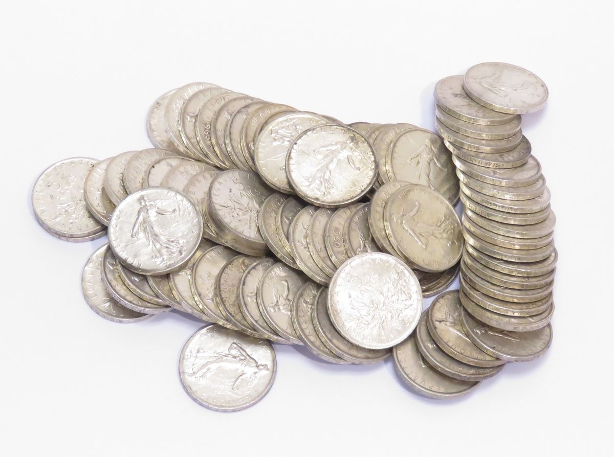 Null Wichtiger Posten von 5-Franc-Münzen "Semeuse" aus Silber (1959-1969). Gesam&hellip;