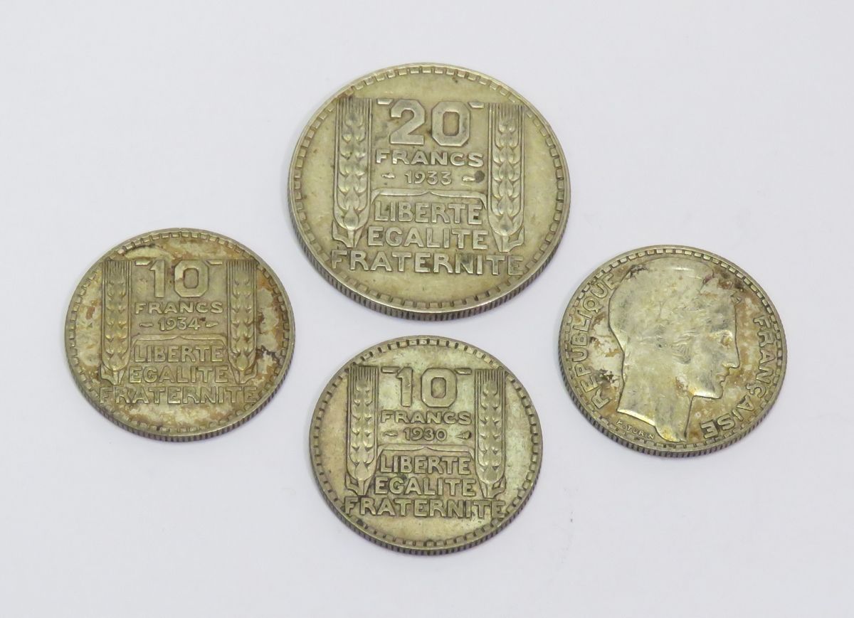 Null 四枚 "都灵 "银币，包括-20法郎，1933年（X1）；-10法郎，1930年（X），1933年（X1），1934年（X1）。总重量：50克25。