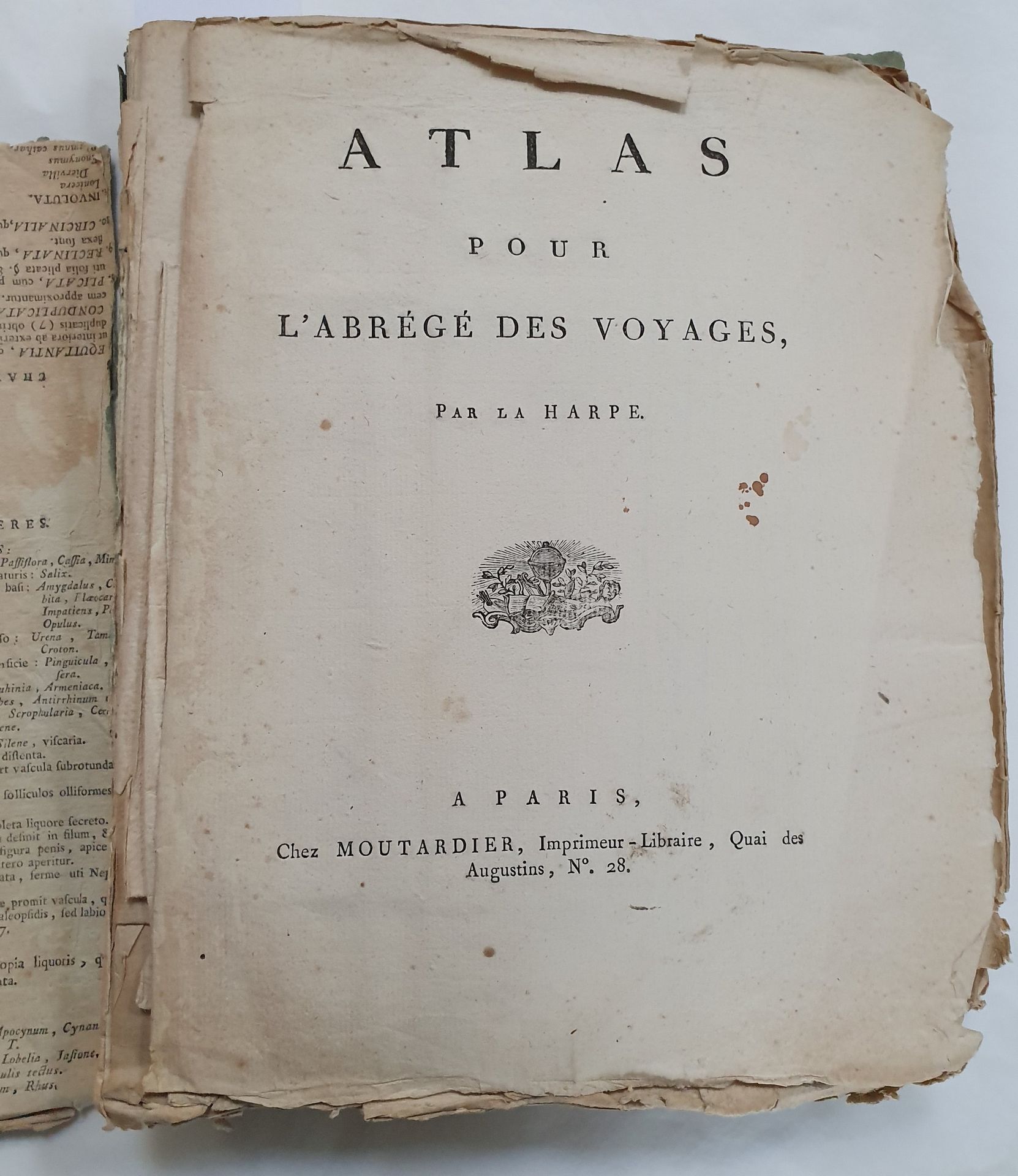 LA HARPE, Jean-François de. 旅行摘要的地图集。巴黎，Moutardier，约1801年。黑白两色。在4。印刷的扉页和72幅（共74幅&hellip;