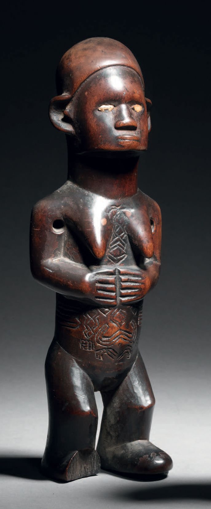 Null 雕像Bembe，刚果民主共和国
20世纪初
木头，有光泽的古铜色
高20,5厘米
Bembe雕像，刚果民主共和国
高8 1/8英寸
出处：
- 由新泽&hellip;