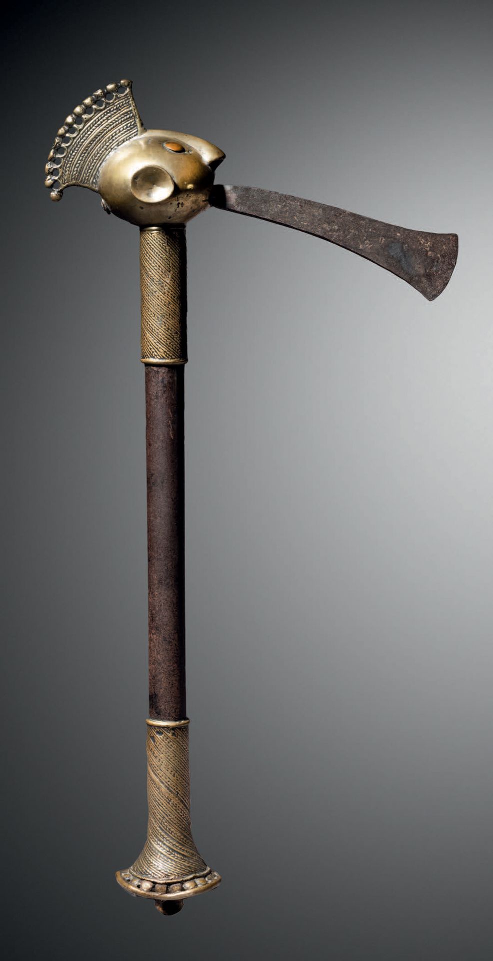 Null Ɵ Sceptre Tiv, Nigeria
Epoque présumée : 1850 – 1900
Fer, laiton et cuivre
&hellip;