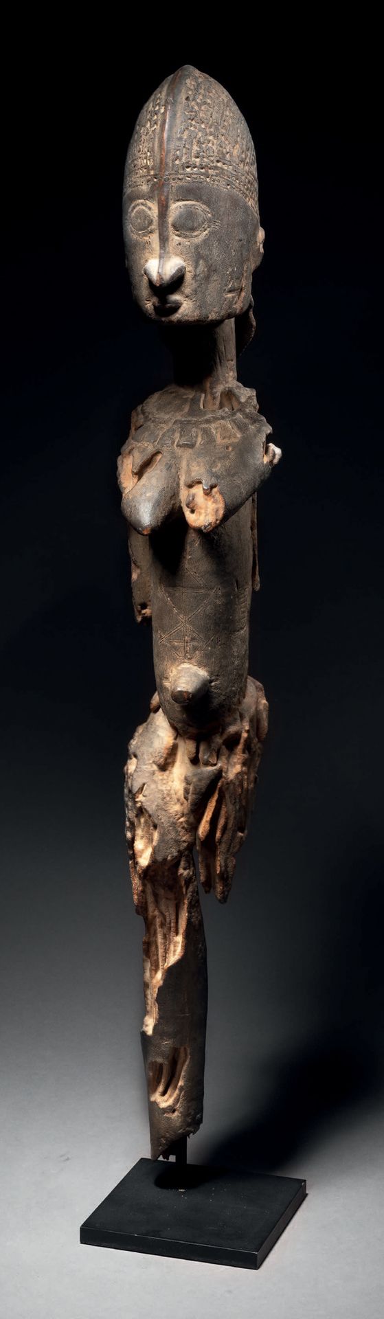 Null Ɵ Dogon weibliche stehende Statue, Mali
Vermutlicher Zeitraum: 1700
Holz
H.&hellip;