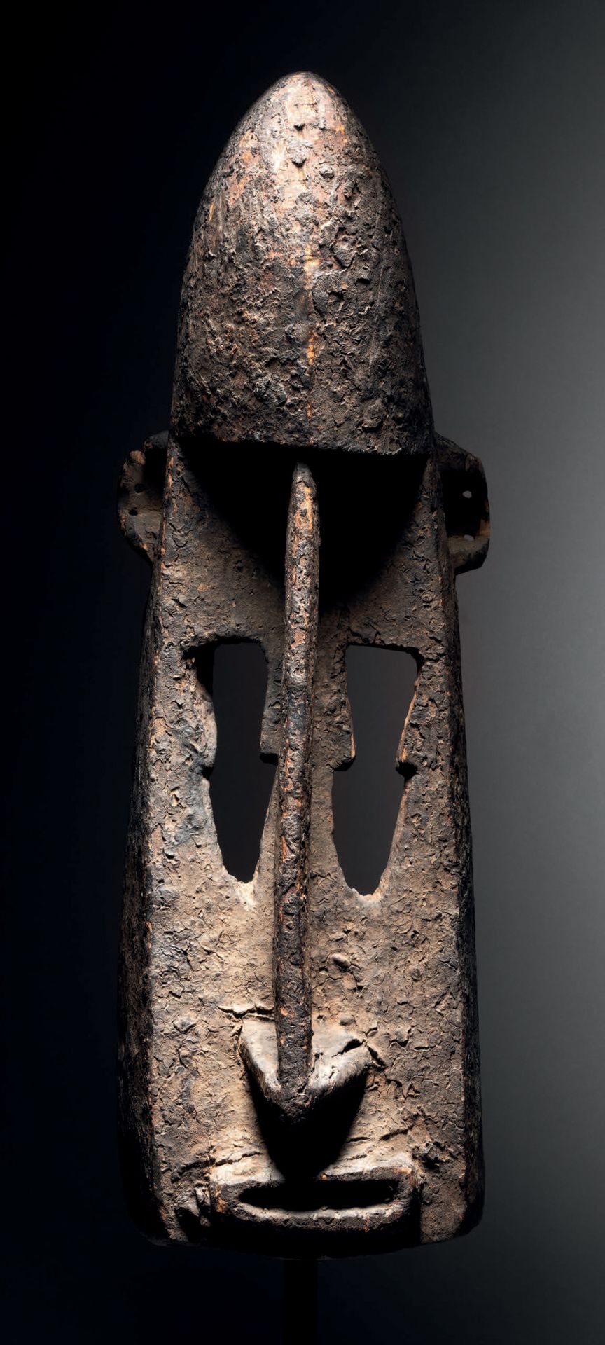 Null Maske, Dogon, Mali
Holz mit krustiger Patina
H. 50 cm
Dogon-Maske, Mali
H. &hellip;