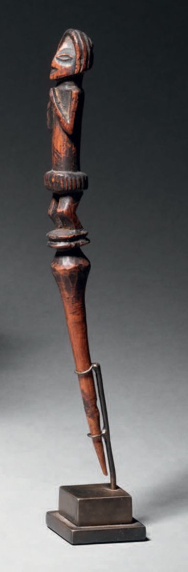 Null Tchockwe comb, Angola
Late 19th century
Wood
H. 15.5 cm
Chokwe comb, Angola&hellip;