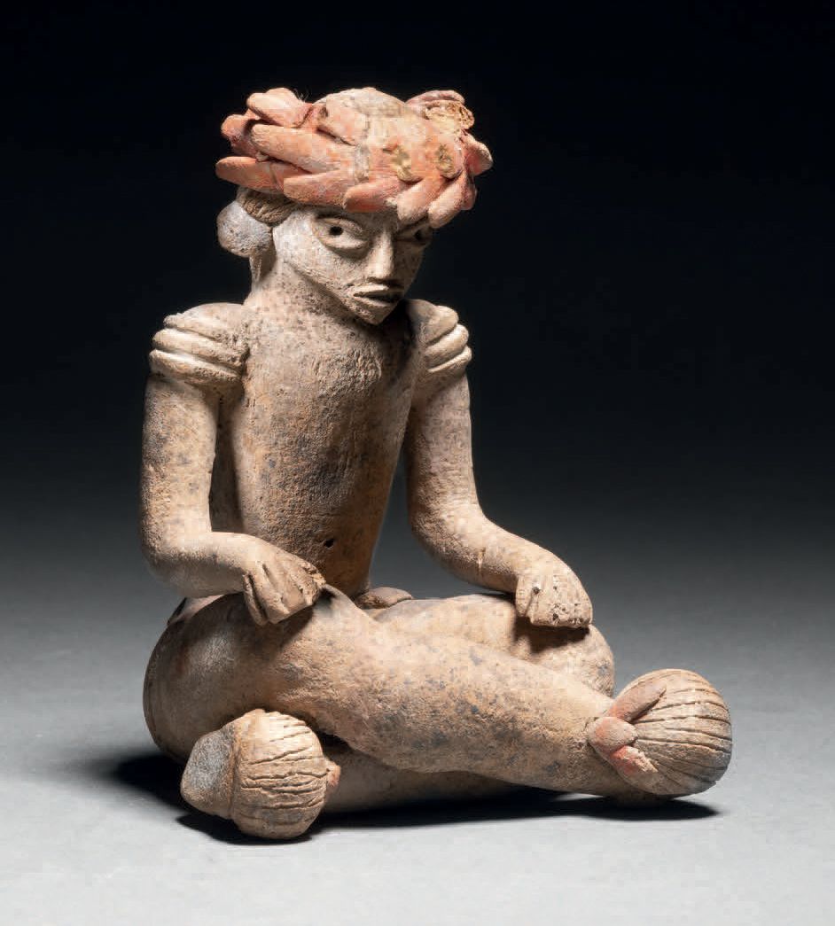 Null 坐着的雕像 Xochipala文化，Xalitla
Guerrero州，墨西哥
Preclassic，公元前900-600。C.
浅米色陶瓷和红色颜料&hellip;