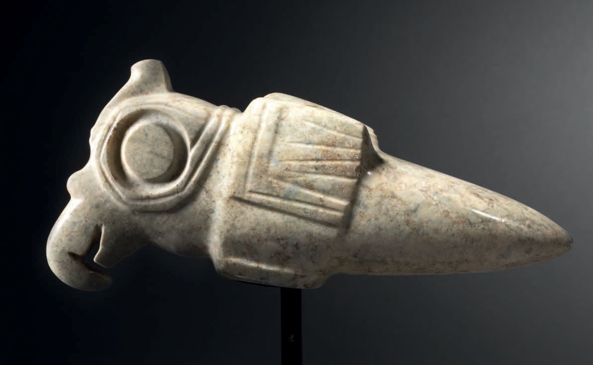 Null 鹦鹉形状的头壳 尼科亚文化，诺萨拉地区，哥斯达黎加
第四时期，公元1-500年
硬质蓝绿色和白色石头
高9厘米-宽20厘米
尼科亚（诺萨拉）鹦鹉形象的&hellip;