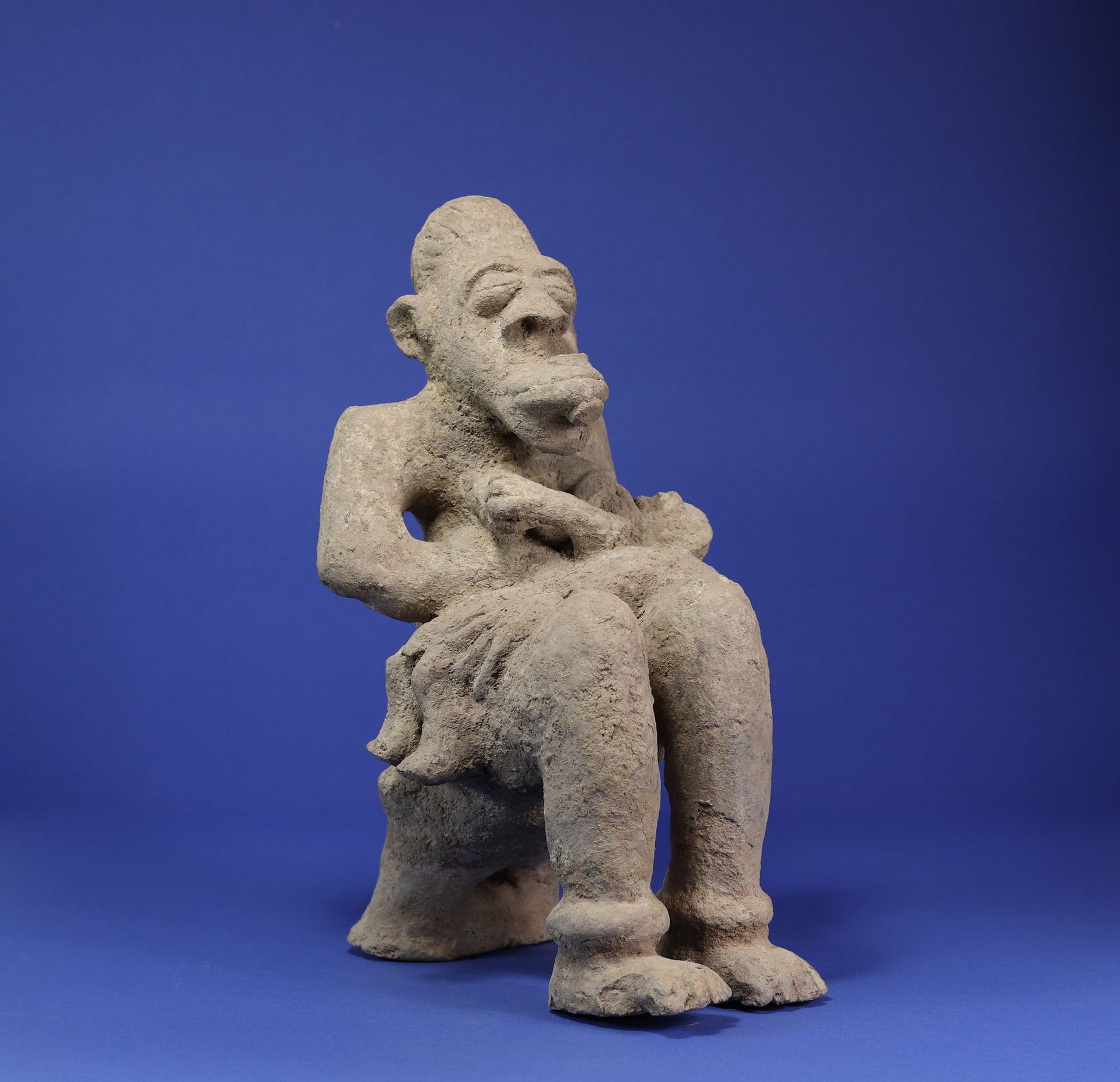 Null 
Importante e rara statua di maternità detta hàrberé, legata al culto di Mà&hellip;