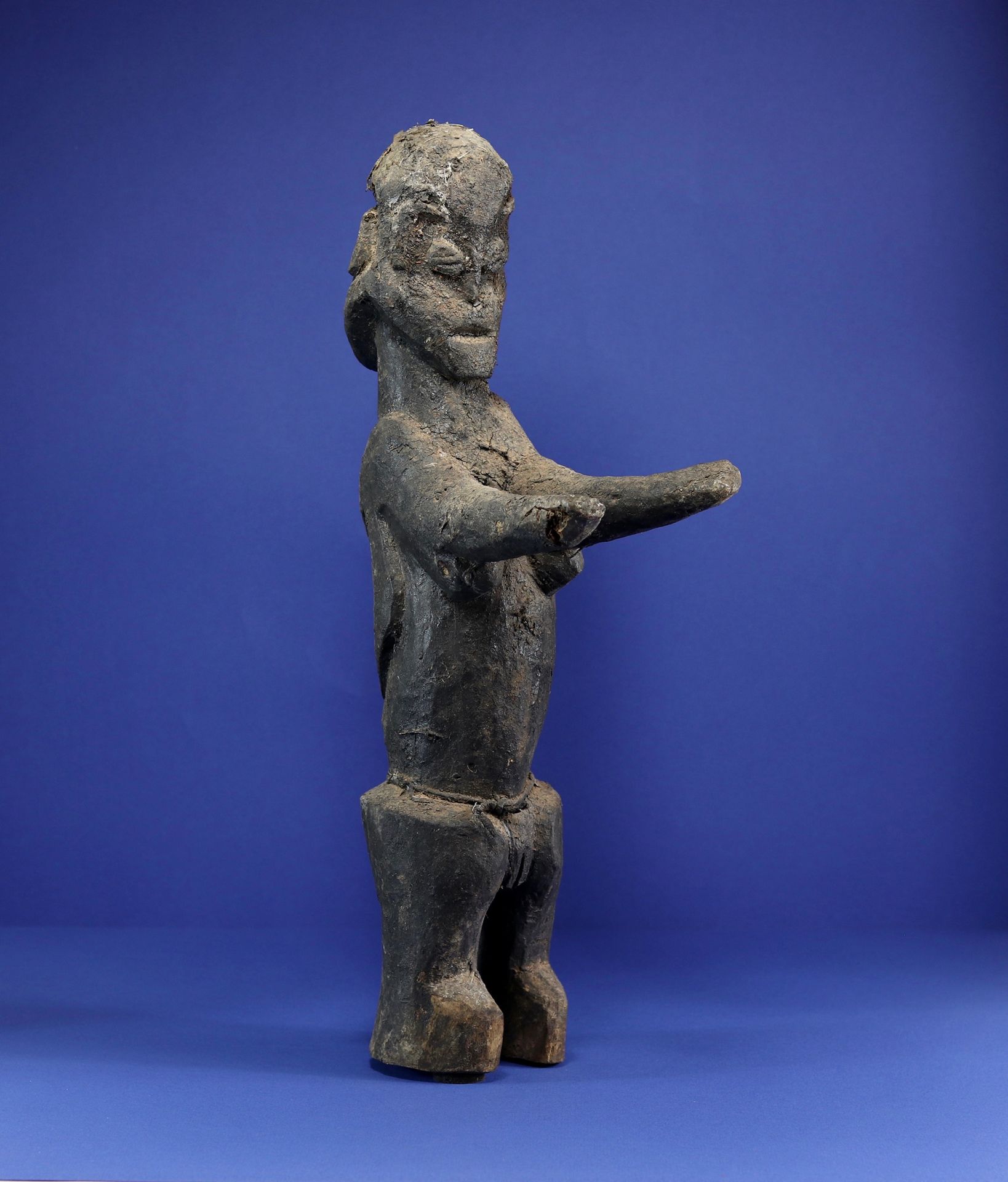 Null 
有趣的雅努斯雕像，其中一个人物的双臂在身前举起，另一个人物的双臂沿着身体。 



带皮纹的木材。 



洛比，布基纳法索。 



H.52.5&hellip;