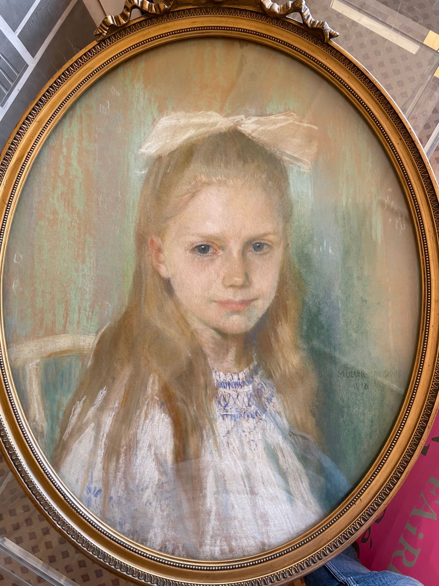 Julius MÜLLER-MASSDORF (1963-1933) 半身少女的肖像
粉彩画
右下角有签名和日期 1918
高50.5厘米。