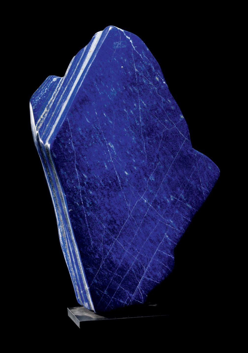 Null 
H. 43 cm - W. 26 cm
青金石，其最深的蓝色被追捧，数千年来一直被用于装饰品。
质量非常好的深蓝色。