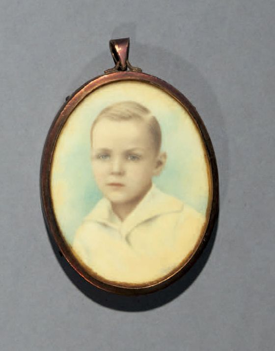 Null 
Miniature oval portrait painted on ivory of Count Kyril Mikhailovich NIROD&hellip;
