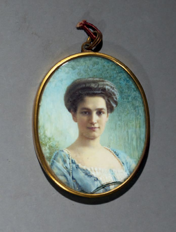 Null 
Auf Elfenbein gemaltes ovales Miniaturporträt von Gräfin Daria Michailowna&hellip;