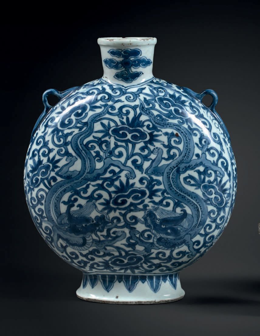 CHINE Porcelain flask of circular shape on a foot, with two handles, decorated i&hellip;