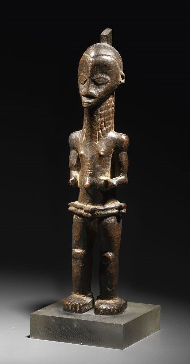 Null Bena Lulua人物，刚果民主共和国
木头，有光泽的棕色铜锈
高22，5厘米
Bena Lulua人物，刚果民主共和国
高8 7/8英寸
出处：
&hellip;