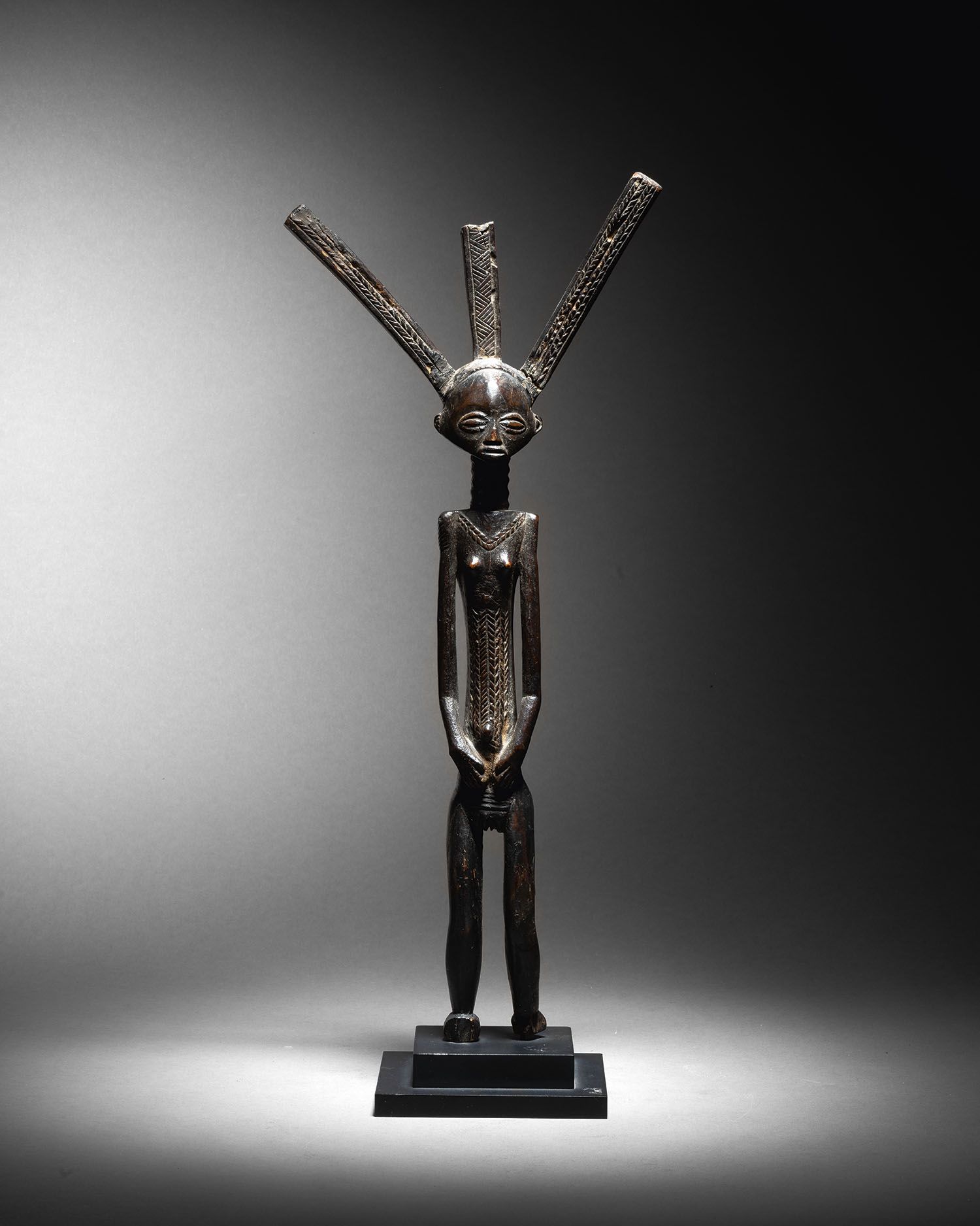 Null Pfeilhalter Luba, Demokratische Republik Kongo
Holz
H. 38 cm
Luba arrow-hol&hellip;