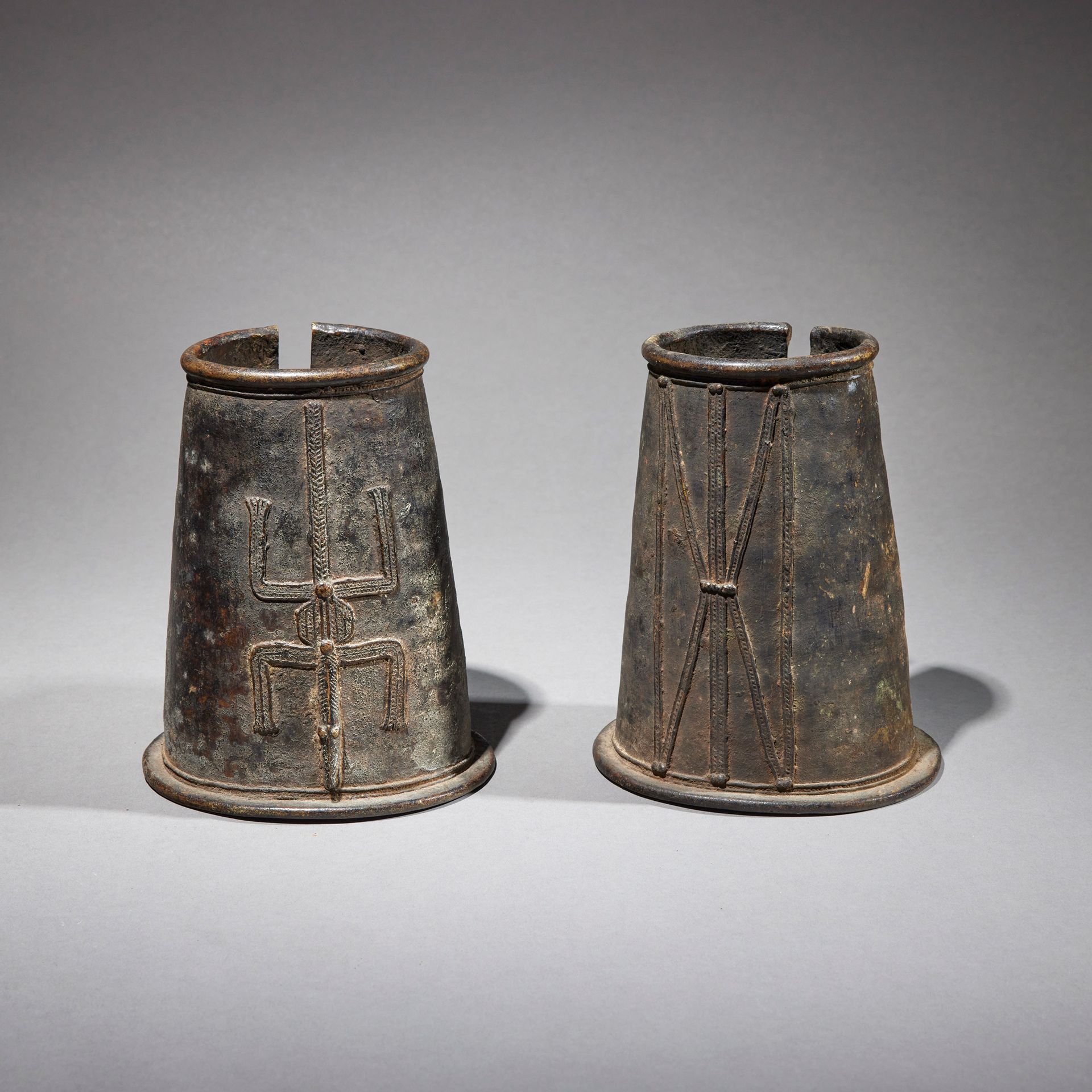 Null Two Gurunsi anklets

Burkina Faso

Bronze

H. 16.5 cm each



Set of two Gu&hellip;
