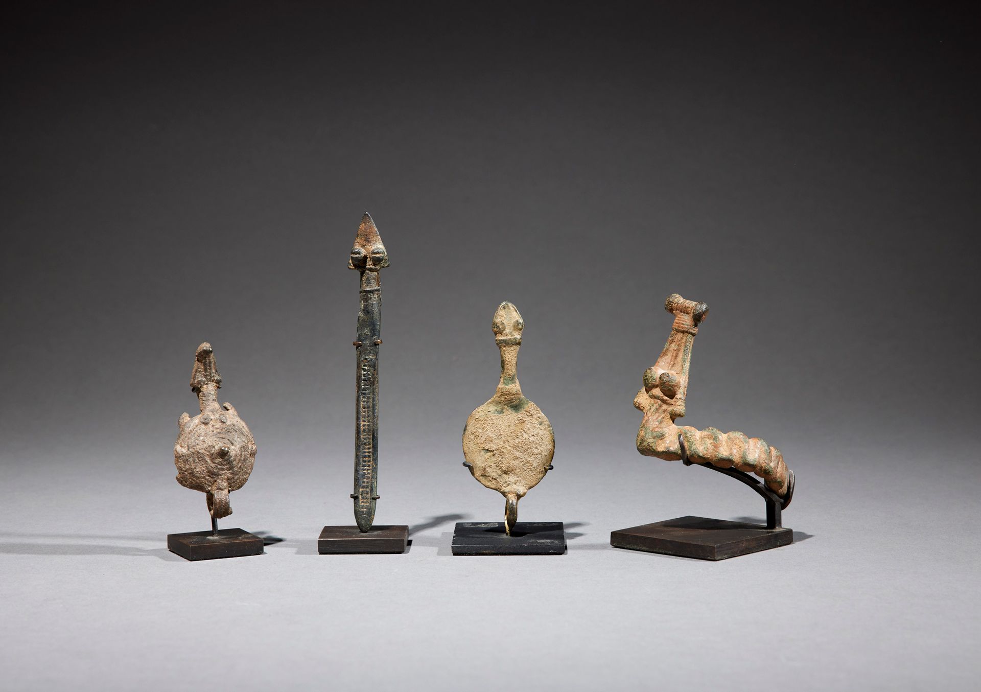 Null Cuatro artefactos de Gan

Burkina Faso

Bronce

H. 6,1 a 11,8 cm



Conjunt&hellip;