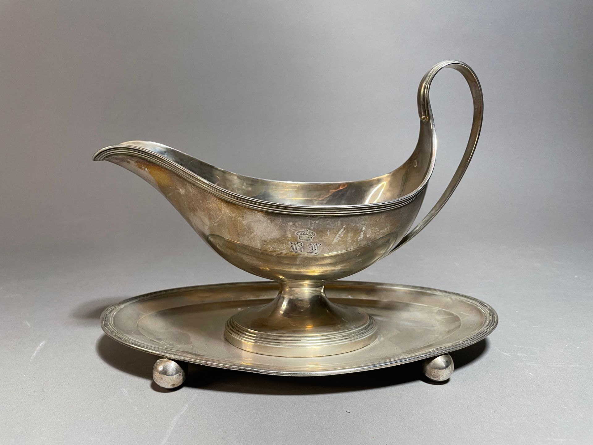 Null Sauciere aus Silber 925°°°
Punze Vieillard (Paris, 1819-1838)
T: 531 g