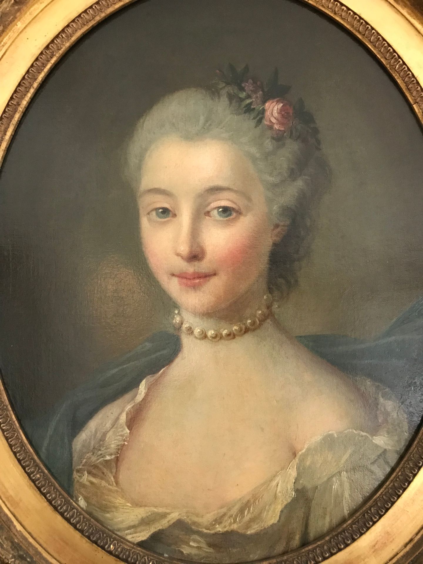 École FRANÇAISE de la fin du XVIIIème siècle 半身女人的肖像
布面油画
高46厘米；宽37厘米。