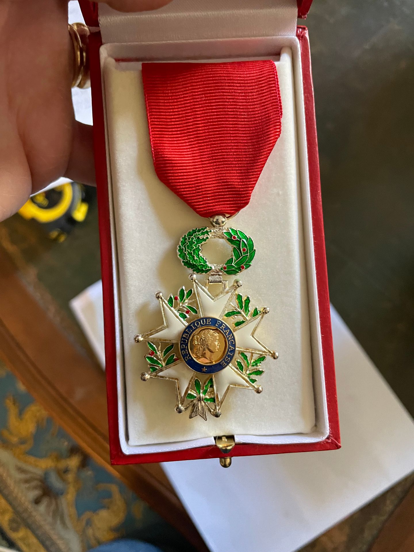 Null Ritterkreuz des Nationalordens der Ehrenlegion
Vierte Republik
Ein kleiner &hellip;