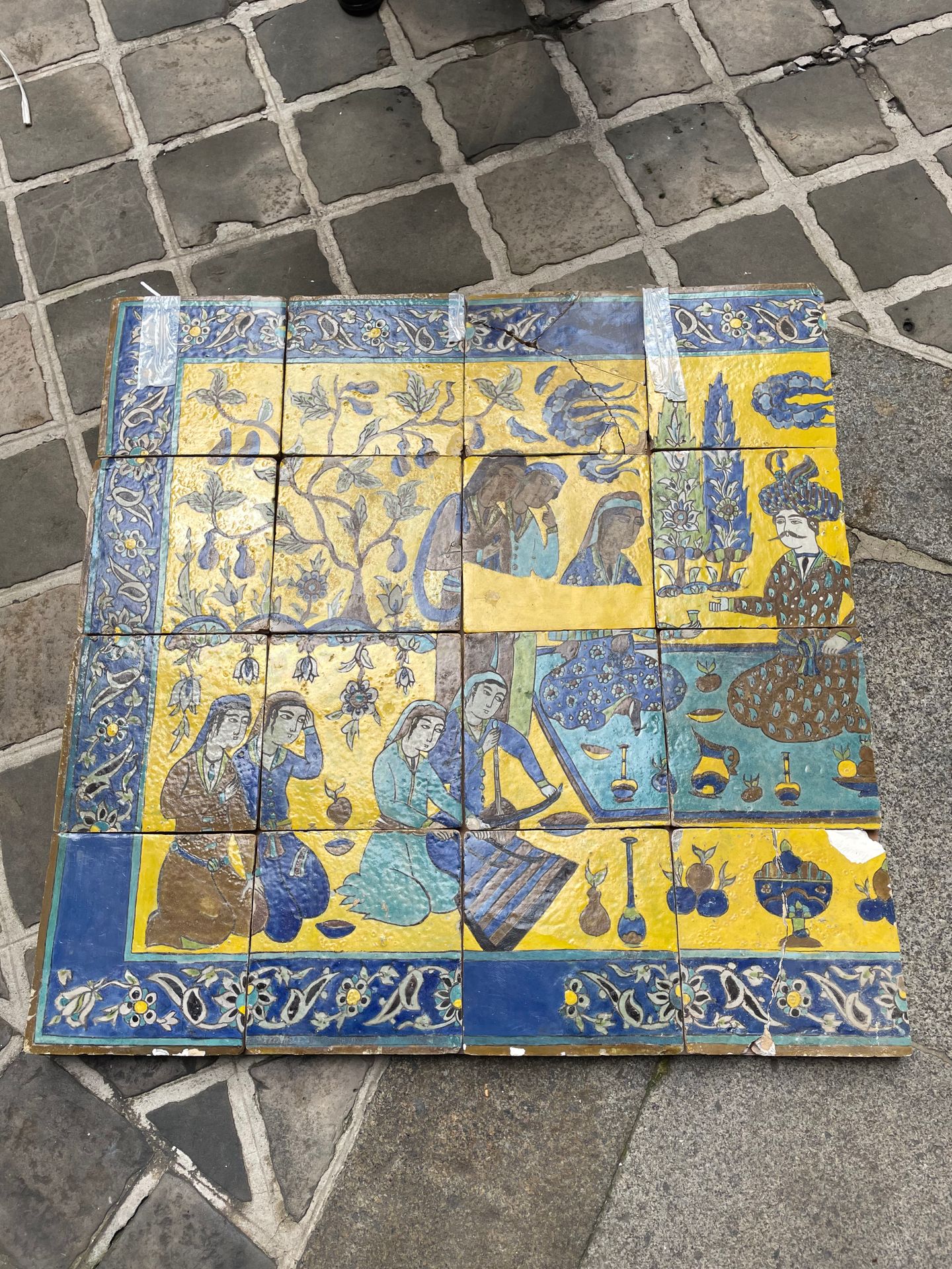 Null Gran fresco
En azulejos de cerámica policromada
Decorado con una escena de &hellip;