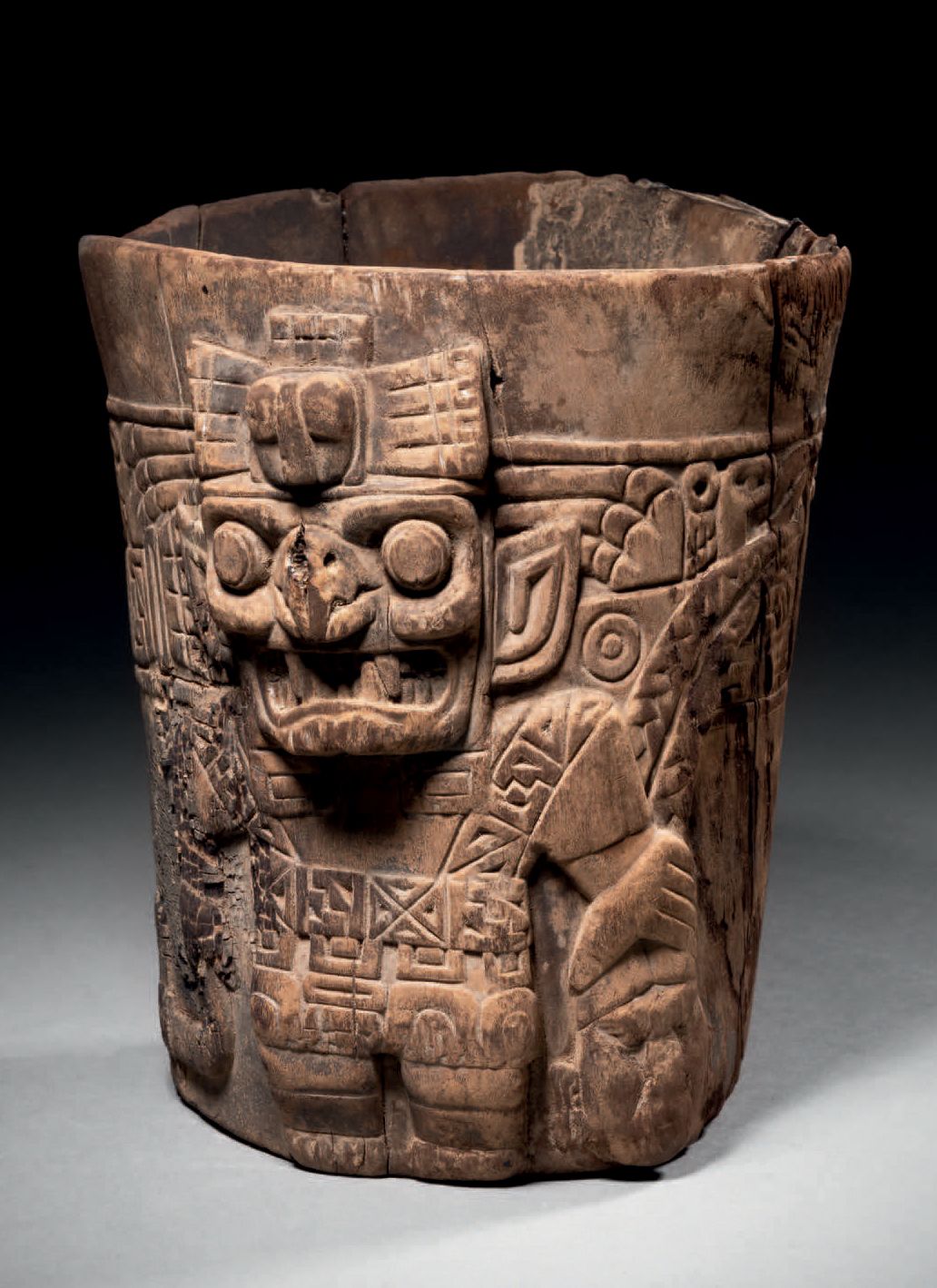 Null Ɵ Huari Kero with carved supernatural figure, Peru, wood
H. 6 in - D. 5 1/8&hellip;