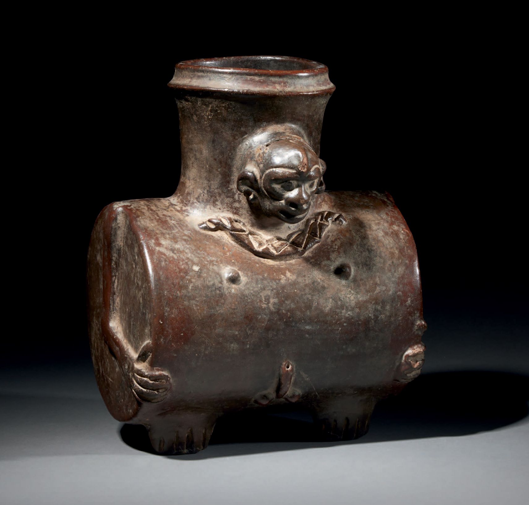 Null 猴子打鼓的花瓶
玛雅文化，墨西哥-危地马拉
古典末期，公元600-900年C.
陶瓷，带深棕色滑块
高25厘米
出处：
- 美国私人收藏，1994年获&hellip;