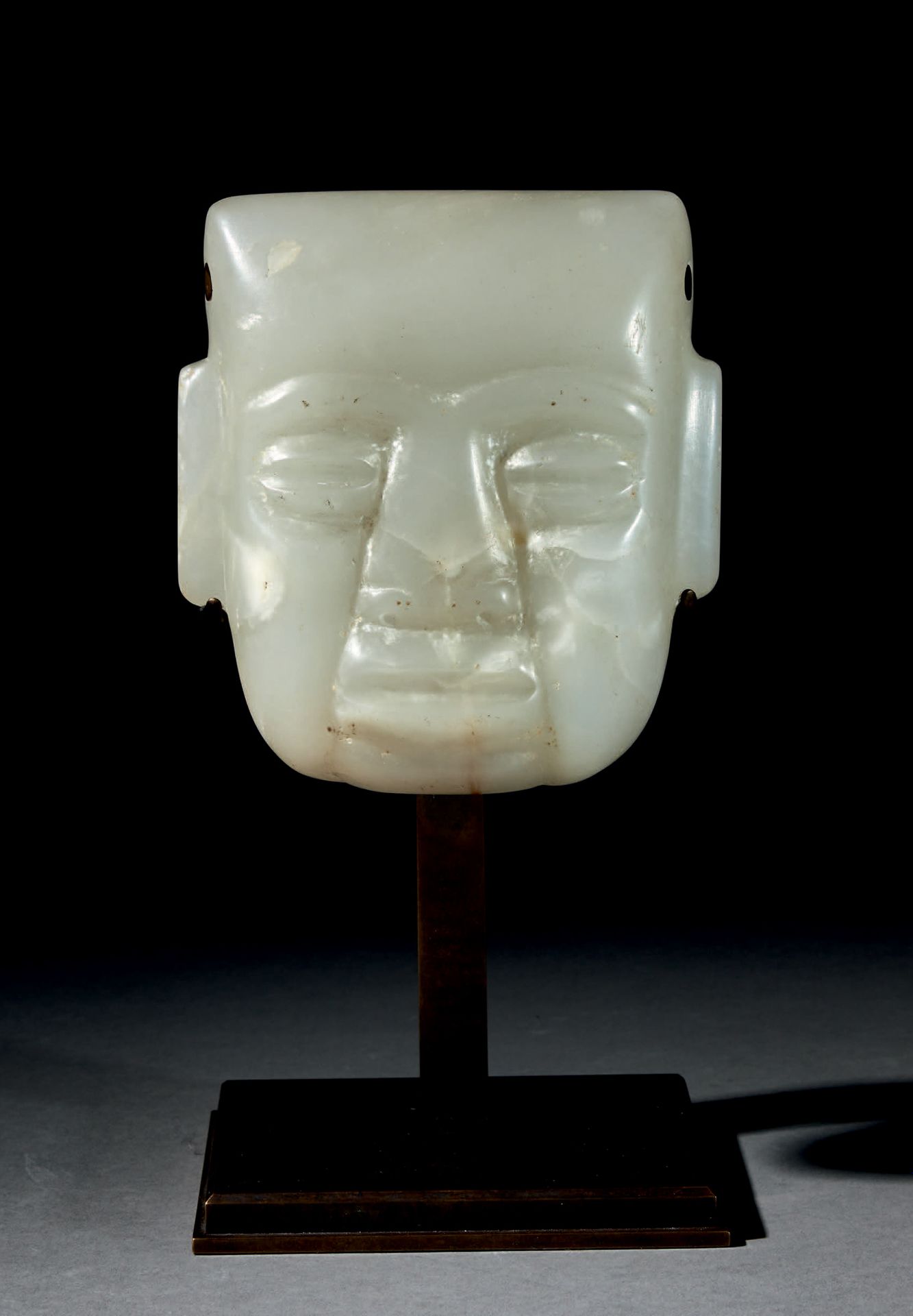 Null Teotihuacan anthropomorphic mask, Mexico, finely polished onyx
H. 5 15/16 i&hellip;