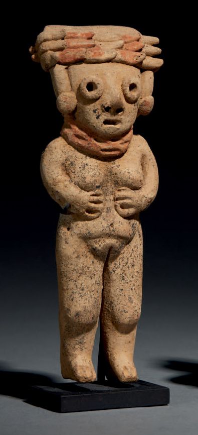 Null 旁白：
MICHOACAN CULTURE, PROTOCLASSIAN MEXICO, 100 BC-250 AD
浅米色陶瓷，残留红色颜料
高12&hellip;