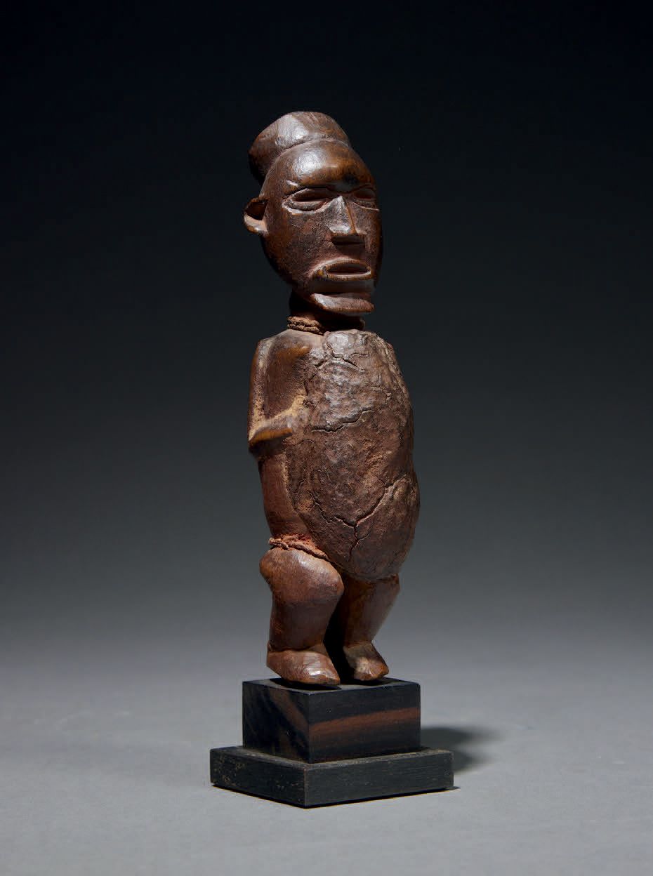 Null Statuette Téké
République démocratique du Congo
Bois, résine et matières mi&hellip;