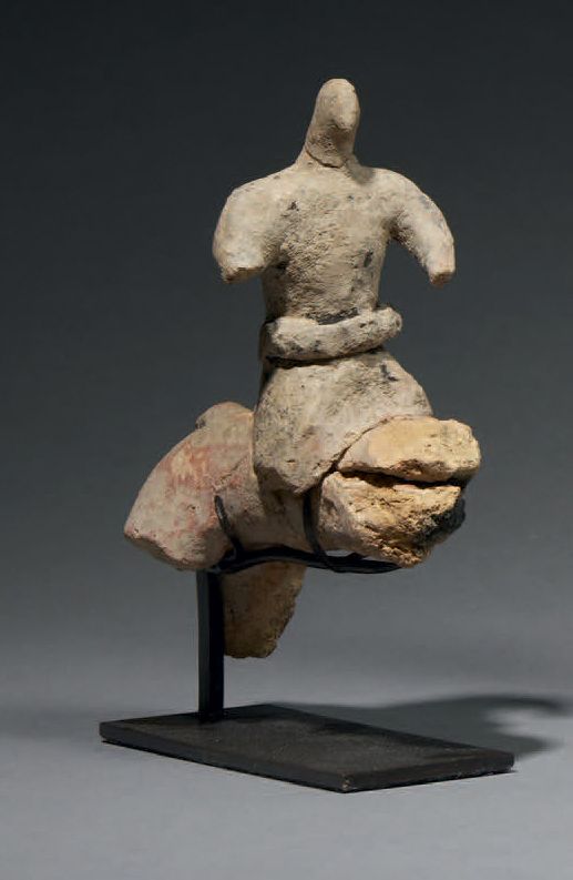 Null Statue Gimbala Mali
IXe-XIe siècle Terre cuite
L. 10 cm - H. 13 cm
Rare sta&hellip;