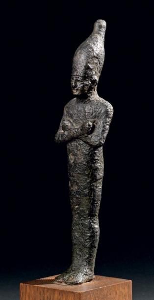 Null Statuette votive représentant le dieu Osiris. Il est debout, momiforme, les&hellip;