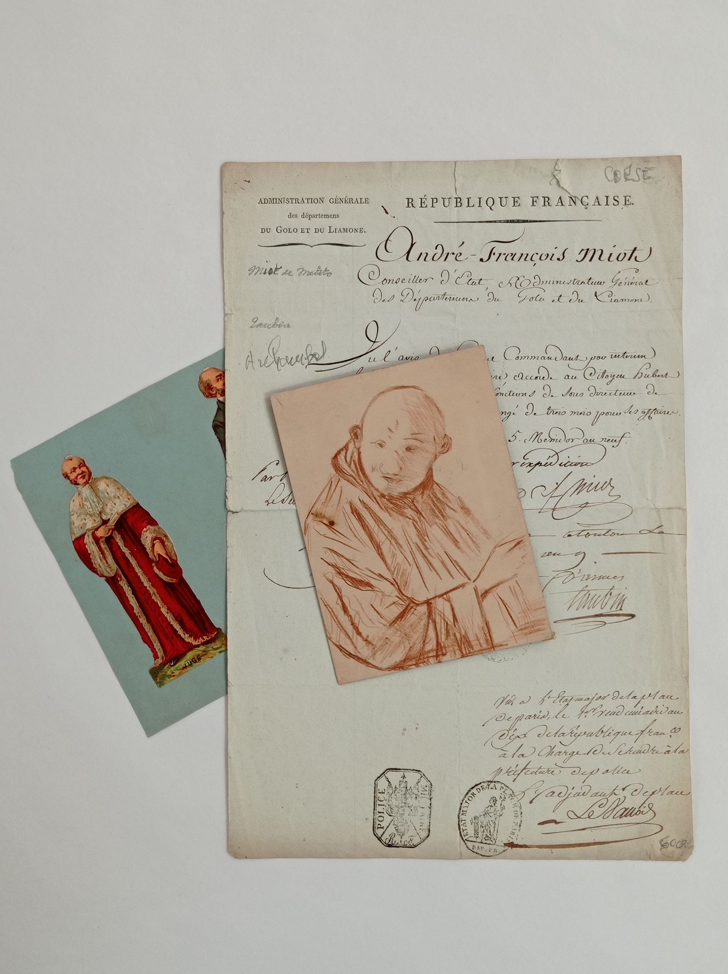 Null [CORSICA].支持休伯特公民的会议，由顾问安德烈-弗朗索瓦-米奥特主持，阿雅克肖，5月9日（1801年6月24日）。
附上一张棕色的僧侣铅笔画，&hellip;