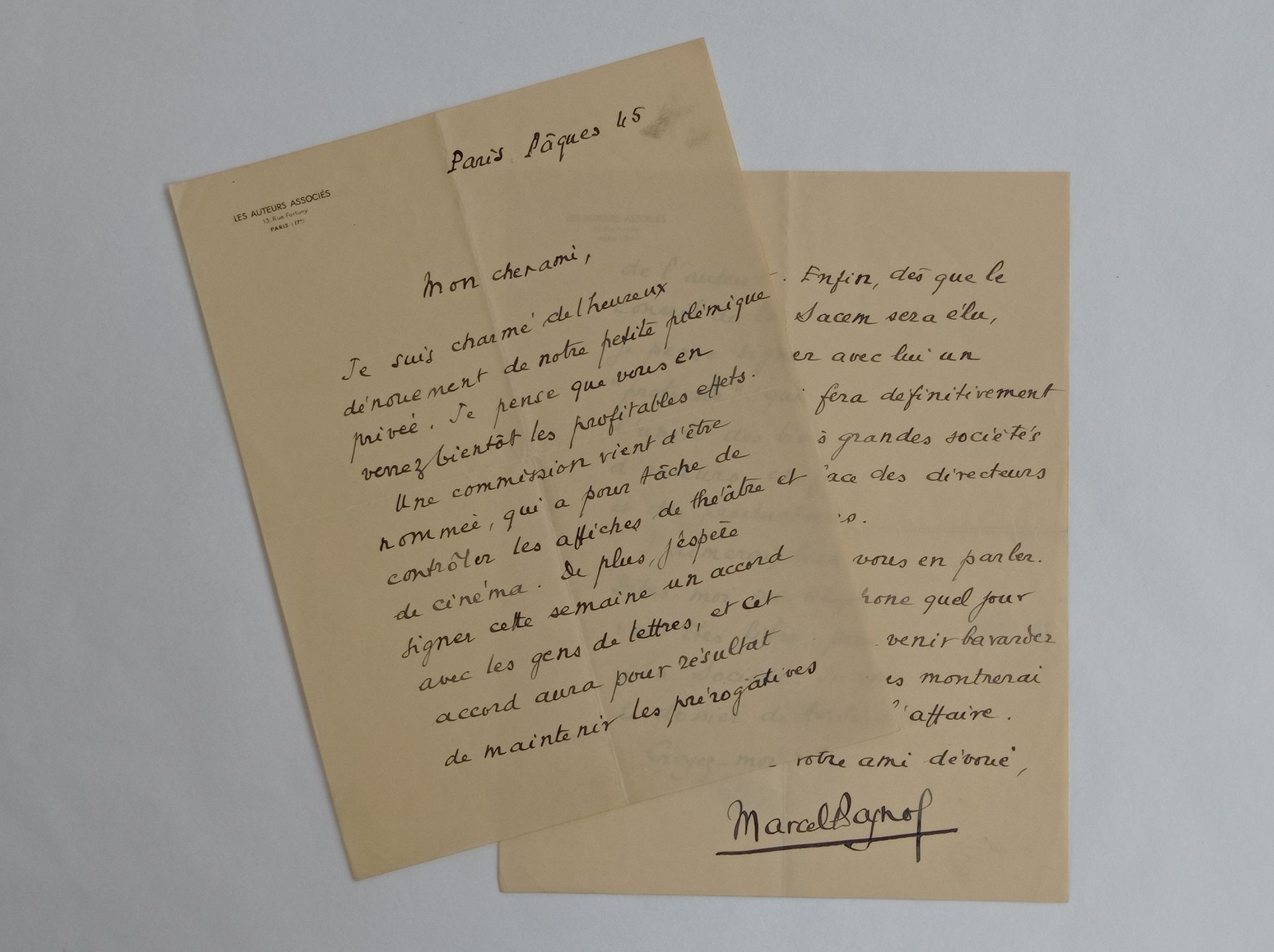 PAGNOL Marcel (1895-1974). 签署给Jean Anouilh的亲笔信。巴黎，1945年复活节，2页，4页。
标题为 "Les Auteu&hellip;