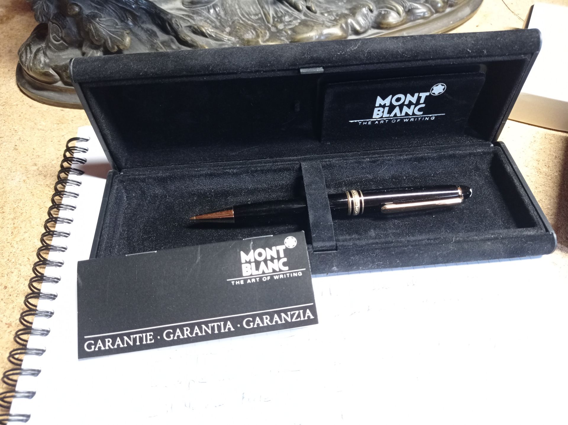 Null Set von Stiften
Dont MONTBLANC und DUPONT (In condition)