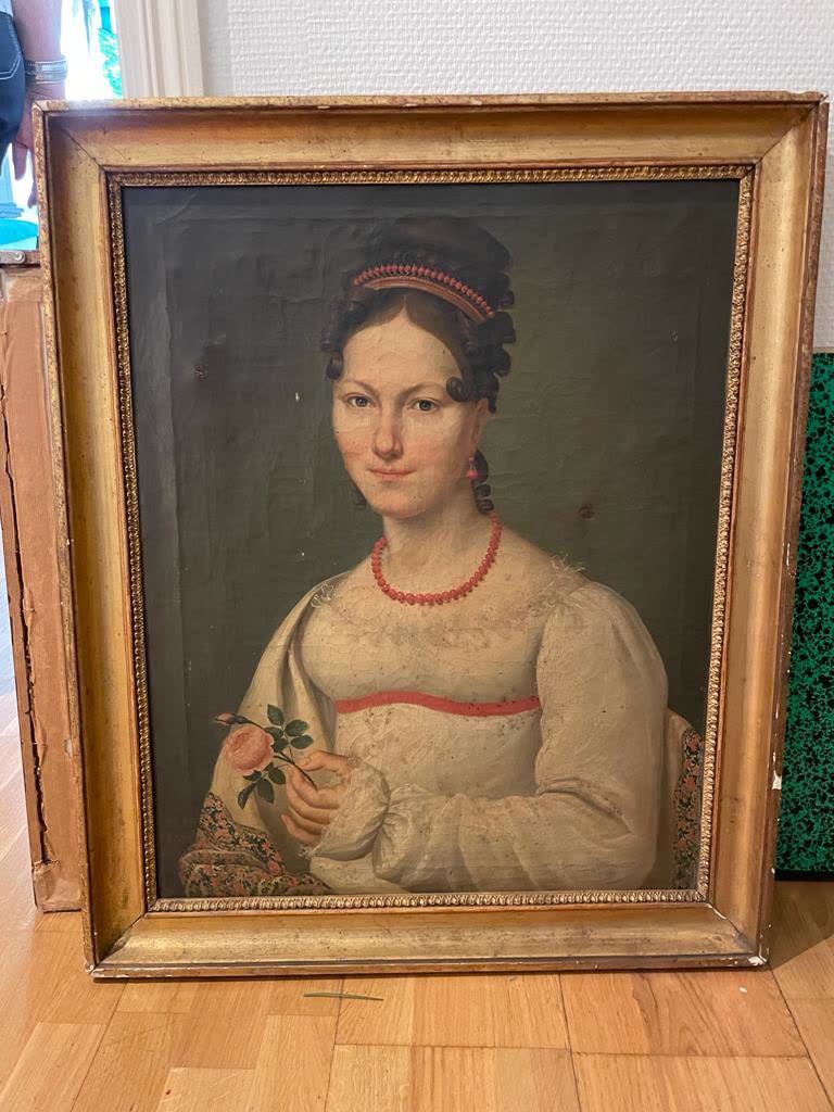 ECOLE FRANCAISE DU XIXème siècle Portrait de jeune femme à la robe blanche (1816&hellip;